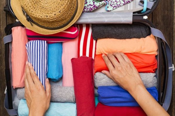 Không nên mang quá nhiều quần áo