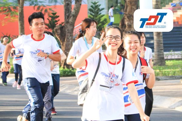 đồng phục Sinh viên Trường Đại học Tôn Đức Thắng