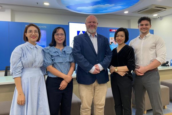 trung tâm Anh ngữ Apollo English