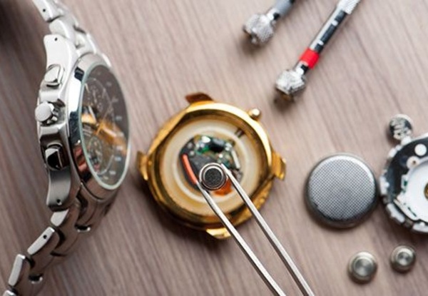 Lưu ý trong lúc thay pin đồng hồ Tissot