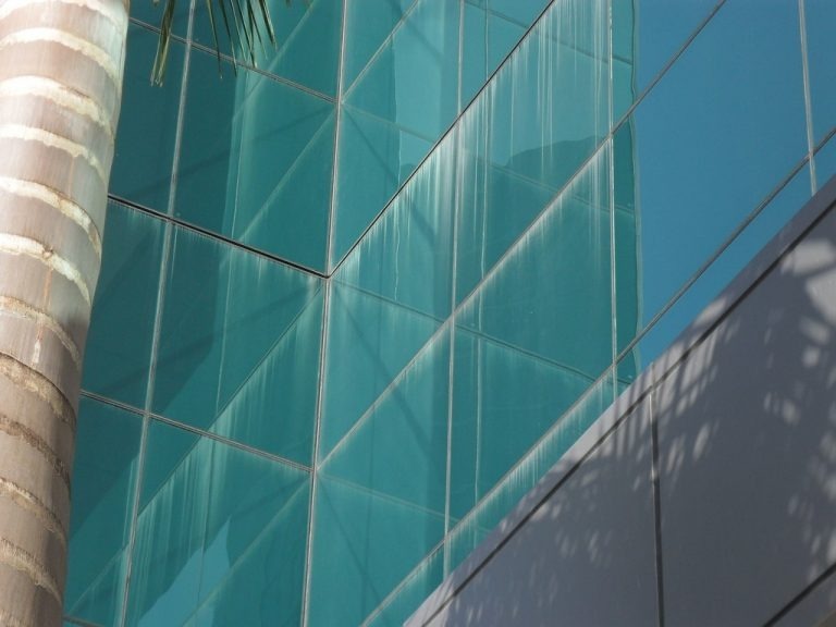 do-trong-suot-cua-kinh-1